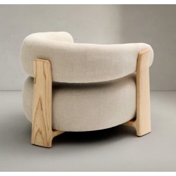 Poltrona Grana em tecido chenille bege e madeira VeryForma