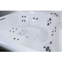 Square NetSpa Wave 5 seater acrylic spa