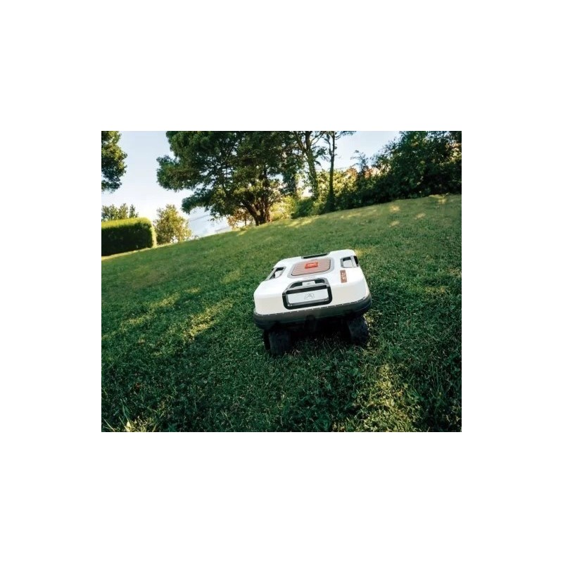 Robot rasaerba Ambrogio Cube Elite 4WD 3500m2 per pendii
