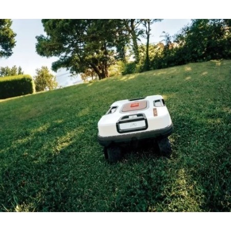 Robot rasaerba Ambrogio Cube Elite 4WD 3500m2 per pendii