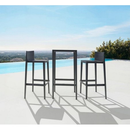 Los 1 Stehtisch mit 2 Barhocker hohe weiße Spritz Vondom